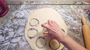 Американские пончики, #пончики с глазурью и посыпкой