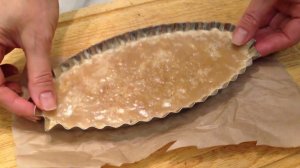 Режем кусочками вареный сахар на молоке