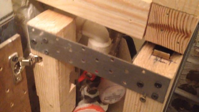 Декоративный экран для доступа к счетчикам и удобного ремонта. смотреть онлайн