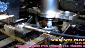B1339 Грузовики SCANIA 340, MAN 410, MITSUBISHI CANTER, UD Пресс для шкворня King Pin 75 тонн