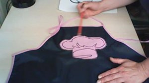 Как сшить универсальный кухонный фартук.