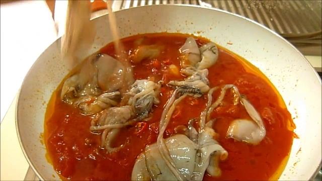 Паста Лингвины с Каракатицами в томатном соусе Linguine con Seppie смотреть онлайн