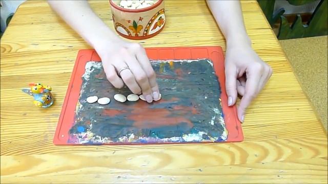 Работа с пластилиновой основной - игры с крупами смотреть онлайн