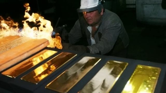 Россия спасла свое золото — слитки из РФ не попали к США