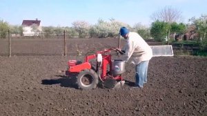 Как бы Салют и самодельная картофелесажалка