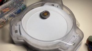ЗАПУСКАЮ ВАНИШ ФАФНИРА РУКОЙ / Бейблэйд Бёрст / Beyblade Burst