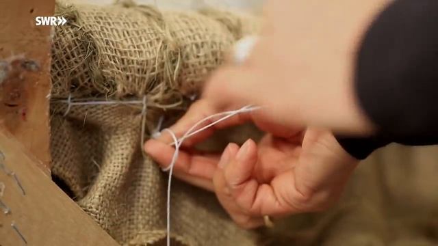 Wie man einen Sessel polstert | SWR Handwerkskunst смотреть онлайн