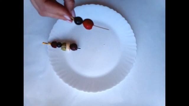 Канапе из фруктов и шоколада! Простой и красивый десерт.