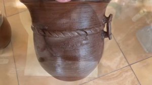 Реставрирую  старые керамические цветочные горшки.