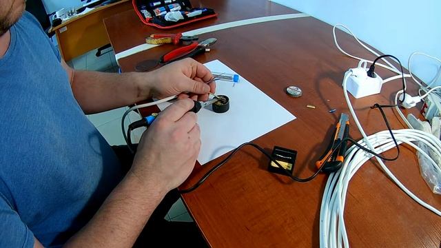 Как правильно залудить медный провод и спаять смотреть онлайн