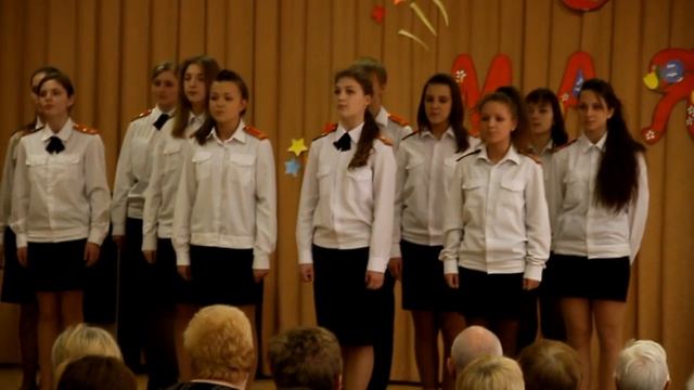 Школа 9  поздравила ветеранов.