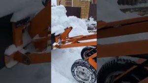 минипогрузчик на двух гидромоторах, полный привод