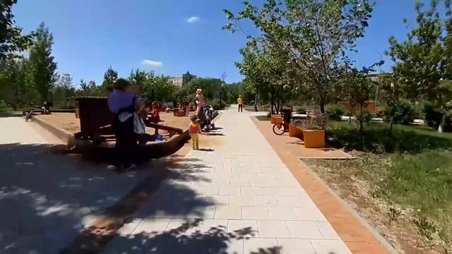 Уехал на рыбалку, а мы в песочницу. Домашние дела. смотреть онлайн