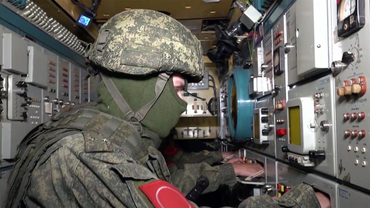 В российском Минобороны показали, как связисты выполняют боевые задачи в ходе спецоперации