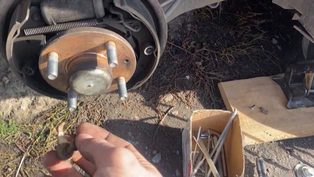 Chevrolet Aveo - заміна заднього датчика ABS смотреть онлайн