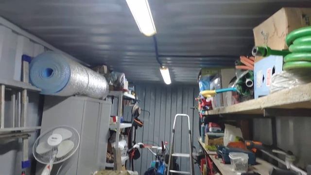 Как повесить лампочку без инструмента смотреть онлайн