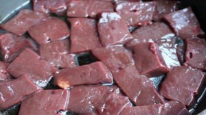 Говяжья печень с овощами и шпинатом