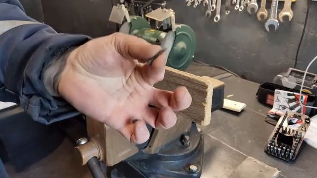 Обзор, аккумуляторной отвертки Интерскол ОА-3,6Ф. Брать или не брать...??? Выбор за вами! смотреть онлайн