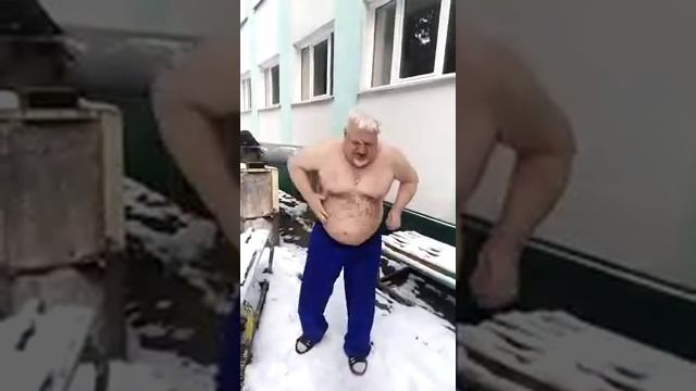 дяде Вани мало снега или Любовь к снегу не имеет Границ смотреть онлайн