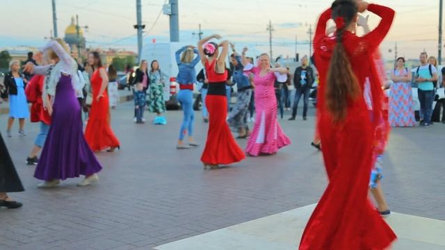 Уличный фестиваль фламенко "Севильяна - всем" (19) смотреть онлайн