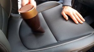 убираем вмятины на кожаных сиденьях