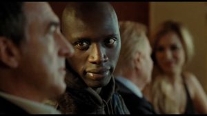 ОН ДЕРЕВО? АХАХА ДЕРЕВО ПОЁТ! МОМЕНТ ИЗ 1+1 Intouchables ТОП КАДР