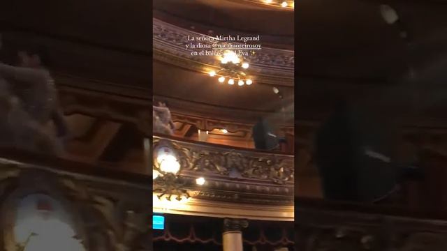 Natalia Oreiro y Mirtha Legrand en los palcos del Teatro Colón en la Avant Première de Santa Evita