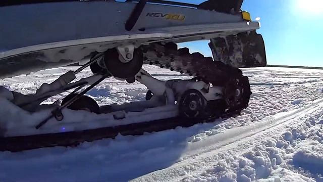 Yamaha Ventura TF vs BRP Tundra смотреть онлайн