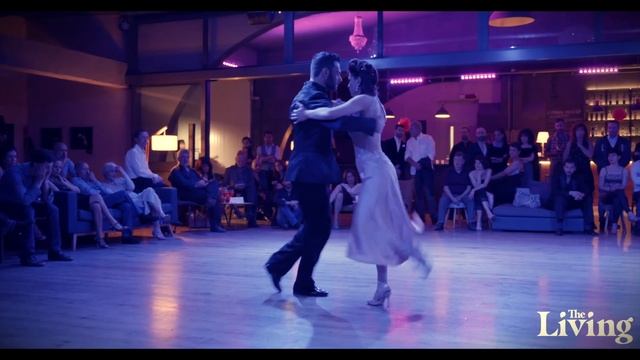 Andrea Dedò y Monica Di Pietro - La Tupungatina смотреть онлайн