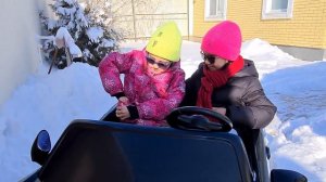 Девочка такси застряла в сугробе на PORSCHE Cayman 40v