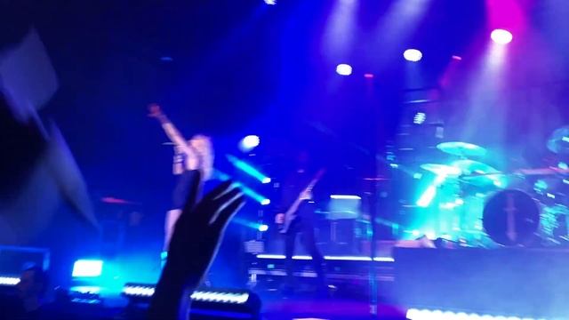 Just Tonight - The Pretty Reckless live in Berlin 2022 Taylor Momsen смотреть онлайн