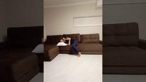 Как безопасно ложиться или вставать с кровати после родов.