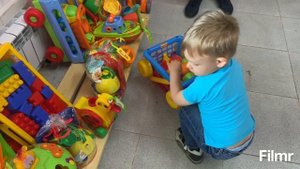 Влог. Поход в детский магазин. Распаковка машинки фирмы «Полесье».