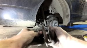 Mercedes W204 III. Замена задних колодок.