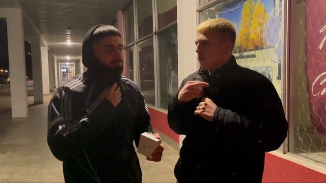 Сьешь SNICKERS за 100 шагов и забери ПРИЗ! ЧЕЛЛЕНДЖ