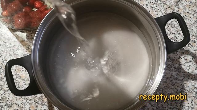 Клубничный компот на зиму (без стерилизации на 3-х литровую банку)