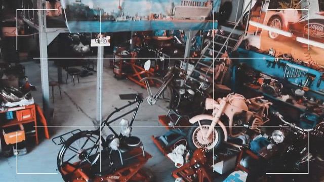 Красивое видео о мастерской)Трудовые будни мотоателье "Ретроцикл". смотреть онлайн