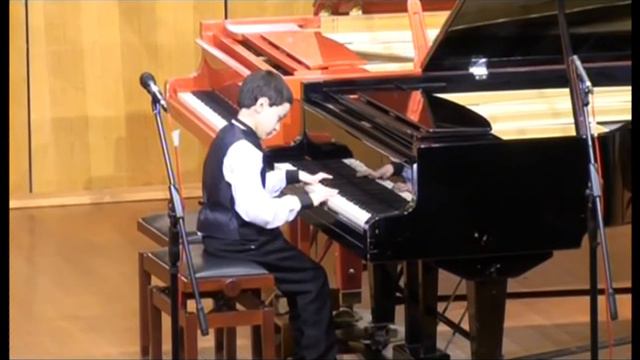 Багдасаров Артур. 3 кл. Бах Маленькая прелюдия. 12. 2013. Педагог Деньгин Е.Г. Обнинск. ДМШ-2