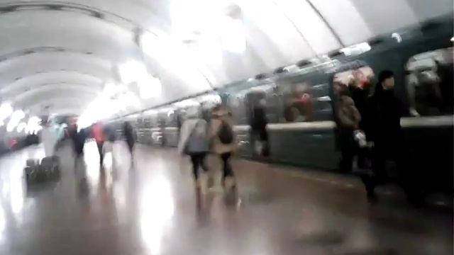 На станции метро Лиговский проспект (Санкт-Петербург) смотреть онлайн