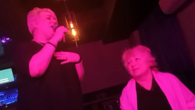 караоке Алёна Росс. смотреть онлайн