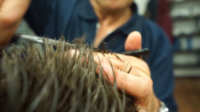 Easy 0.5 Low Fade - Messy Quiff Pomp - Thick Hair Tutorial - Barber смотреть онлайн