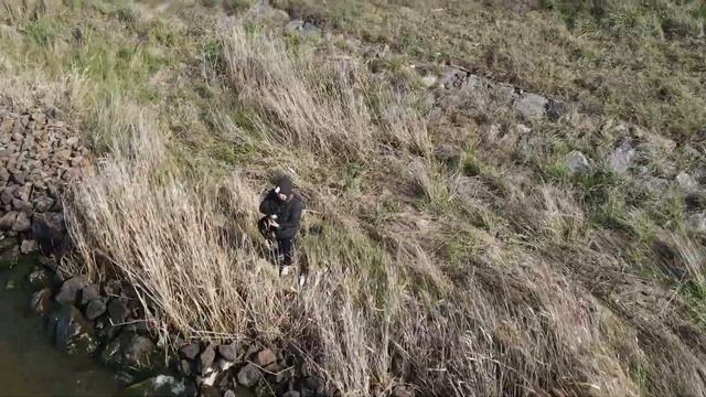 Охота с рогаткой и дроном на косяк кефали. смотреть онлайн