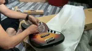 Squier Affinity Jazz Bass - Unboxing