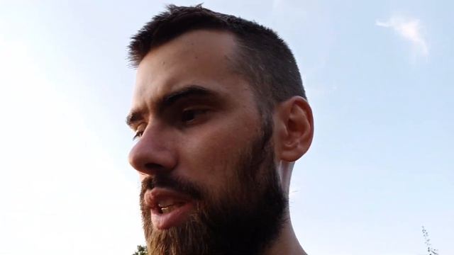 Дачный участок - Устанавливаю забор на дачном участке.