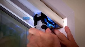 Аккумуляторная отвертка с поворотной головкой закрутит шуруп в любом неудобном месте