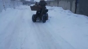 Самодельный мини погрузчик . Первый выезд на борто поворотном