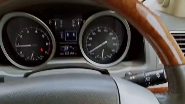 Toyota Land Cruiser ZX V8 2013 Detail Review by MyWheels.PK смотреть онлайн