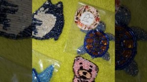 броши из бисера, ручной работы