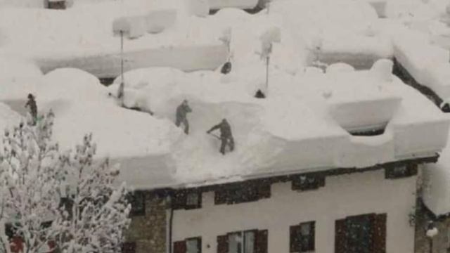 Для тех, кто жалуется на работу в офисе смотреть онлайн