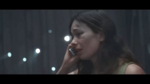 Оплодотворенную девушку в морском контейнере бросают в океан, чтобы она выжила | Пересказ Фильма